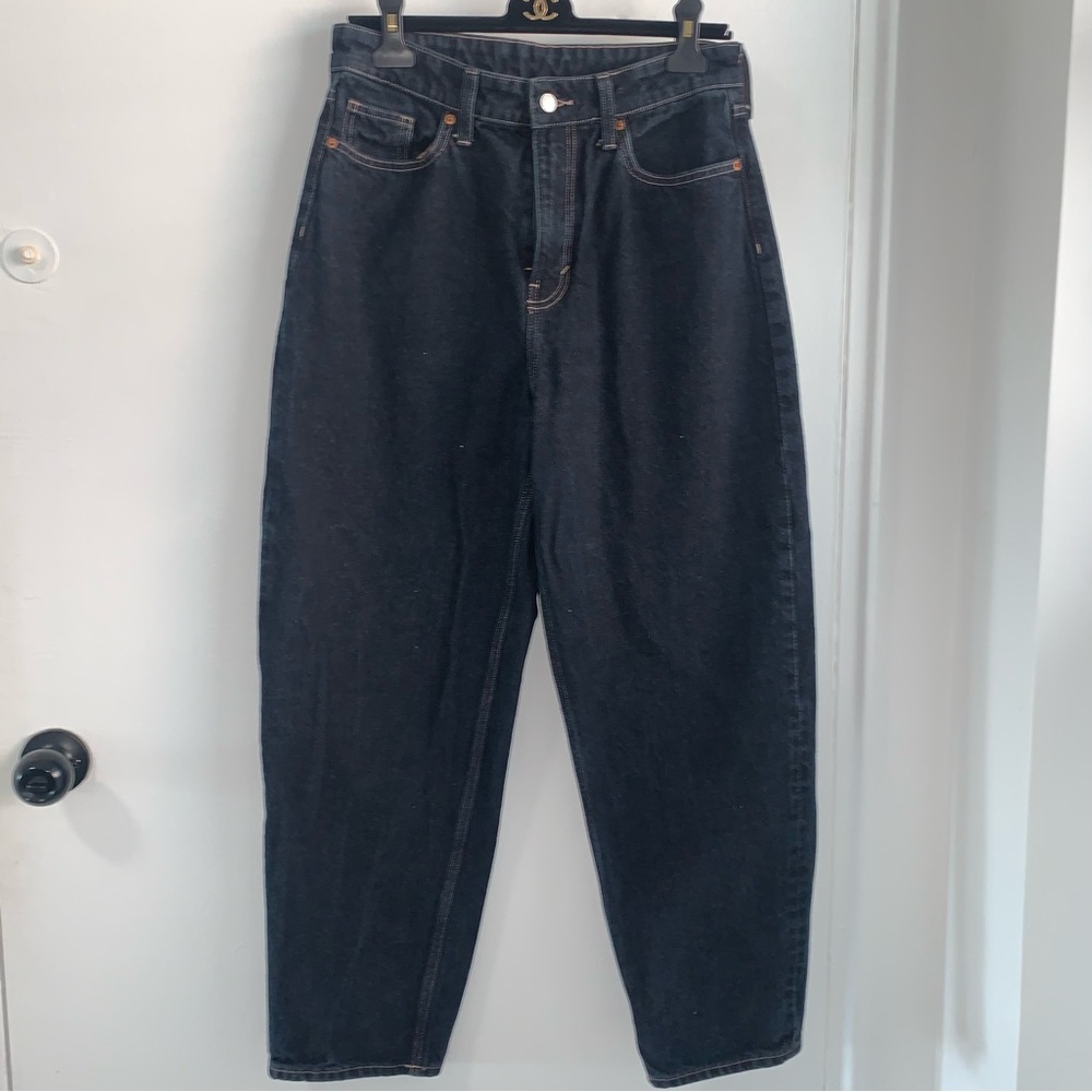 H&M Women’s barrel jeans navy blue size US 6 #barrel #chic #street wear